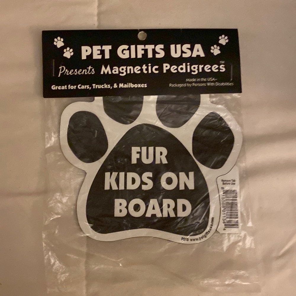 ⭐️Free with bundle Pet Car magnet